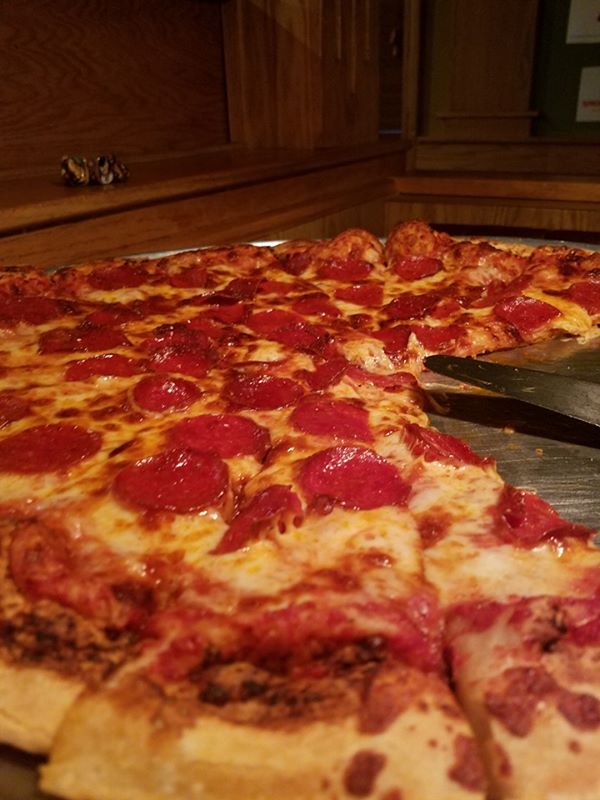 Zach Trailer - yummy pizza at piaspizza
